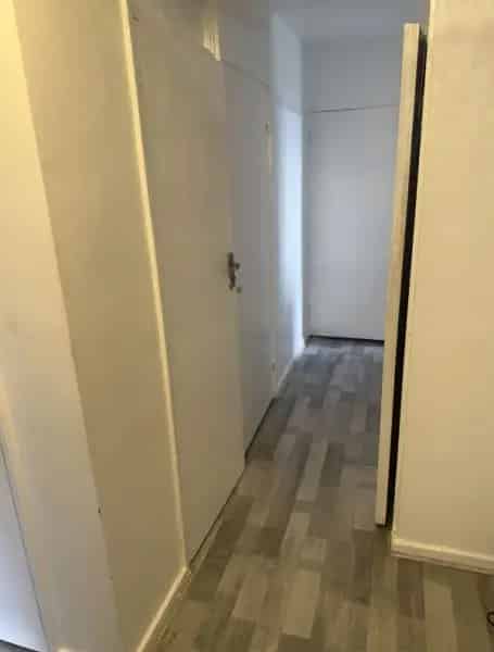 2-Bedroom Flat Exchange for 3-Bedroom Property in London