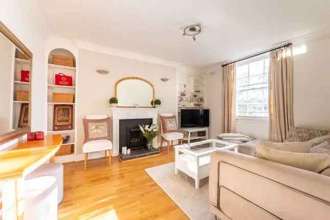 Flat to rent in Holland Park Avenue, Holland Park, London W11