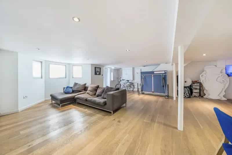 House For Sale , London, England
