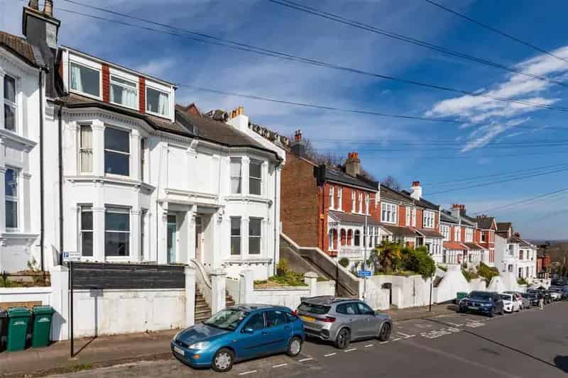1 Bedroom Apartment for Sale
