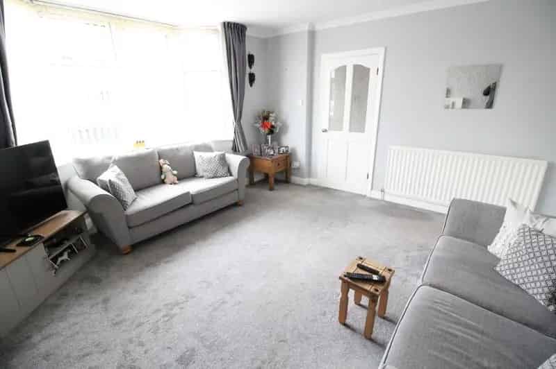 3 Bedroom Semi Detached House for Sale Bedworth Warwickshire