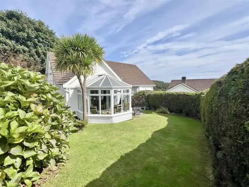 4 Bedroom Detached Bungalow for Sale in Polgooth