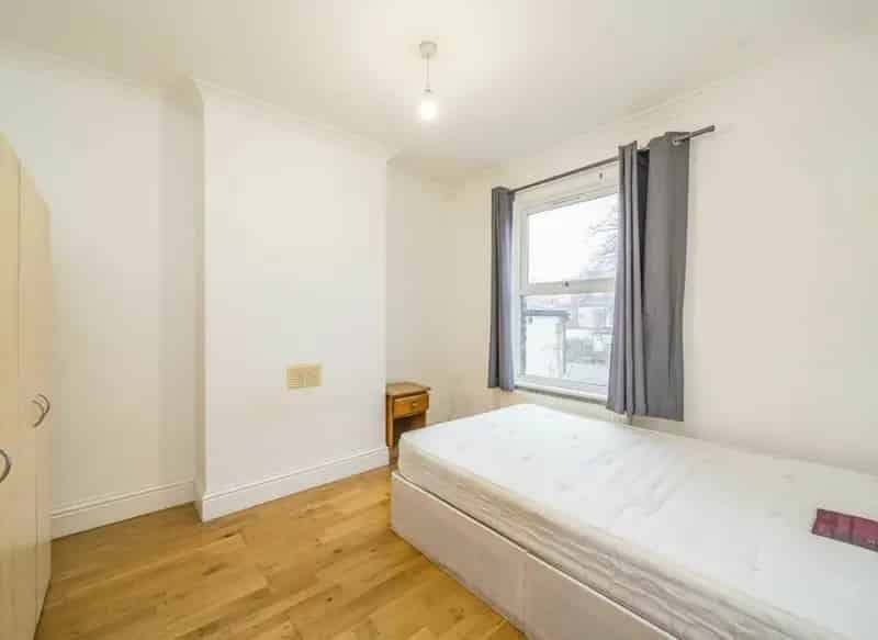 3 Double Bedroom Victorian House Potential to Extend