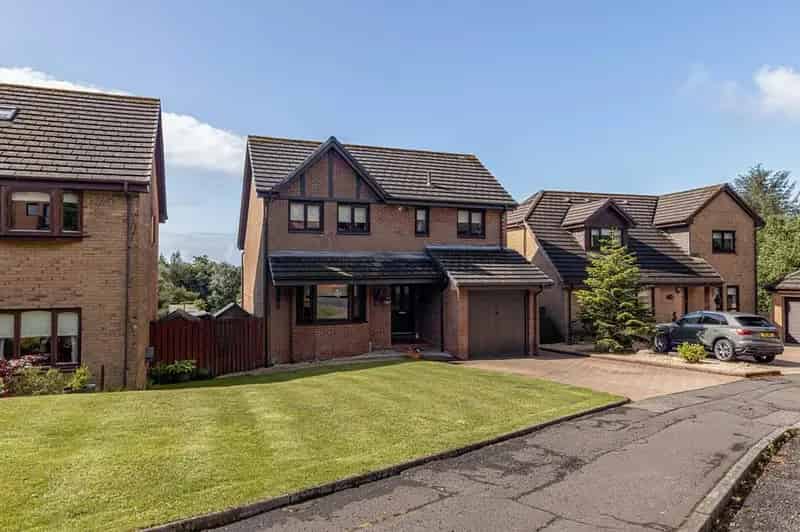 4 Bedroom Detached House for Sale in North Baljaffray
