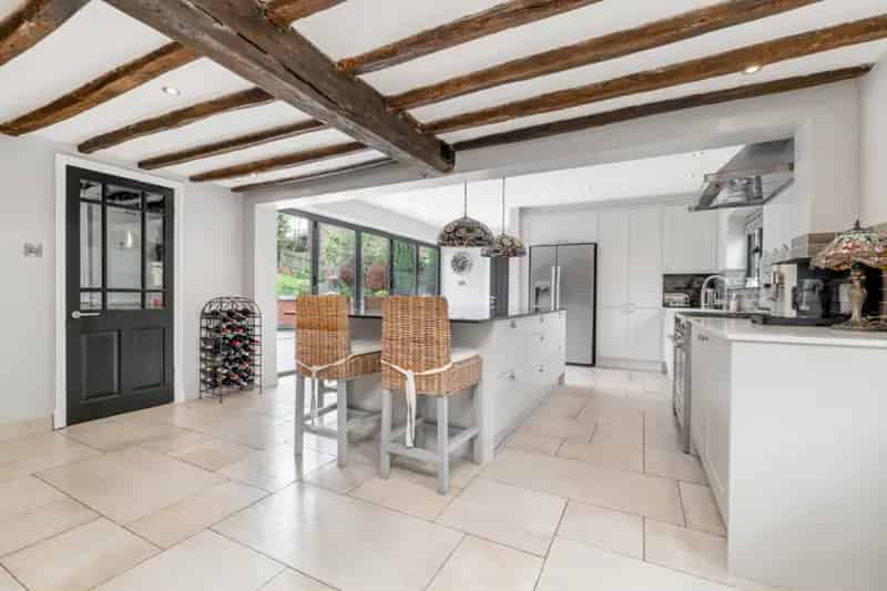5 Bedroom Farmhouse with Annexe and Barn - Idyllic Setting