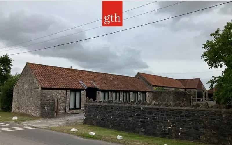 Modern Converted Stone Building Offices 1181 sq ft Parking B1 Use