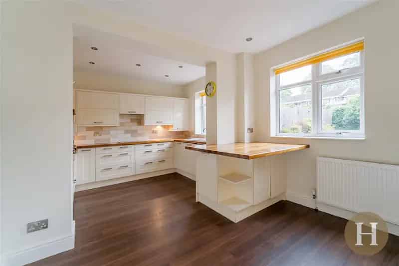 4 Bedroom Semi-Detached House for Rent