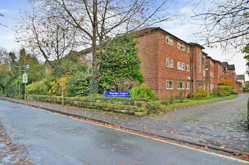1 Bedroom Flat to Rent Sale Cheshire M33 Near Metrolink Station