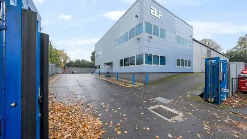 25475 sqft Modern Warehouse HQ Office Secure Yard Ample Parking