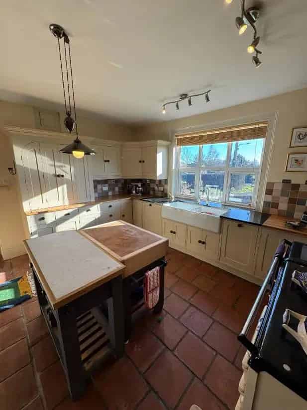 6 Bed Detached House with Annex and Paddock