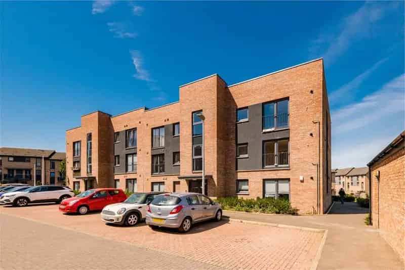 3 Bed Flat Portobello Modern Development Near Beach