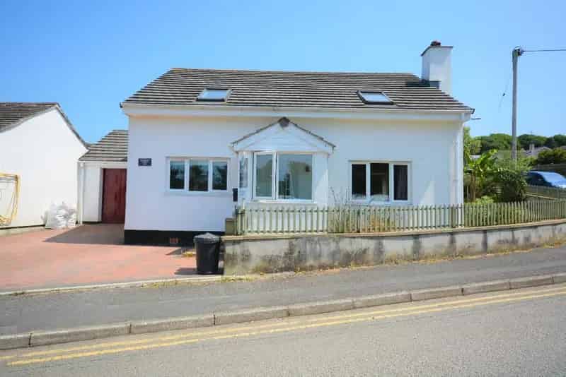 3 Bedroom Detached House to Rent