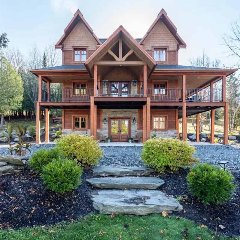 Lac Joseph Cottage 3 Bed 2 Bath Triple Garage