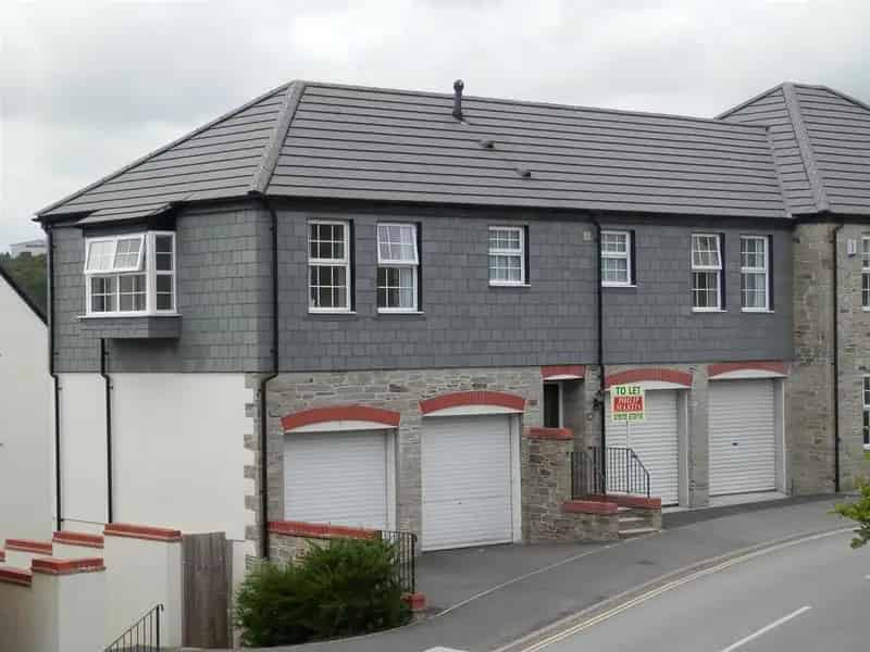 2 Bedroom Coach House Apartment for Rent