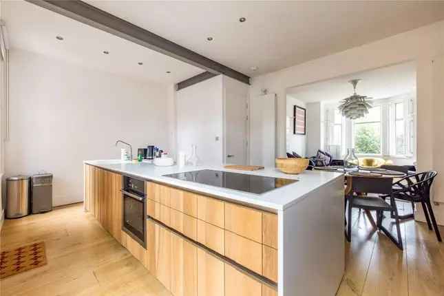 Detached House to Rent Wallingford Avenue London W10