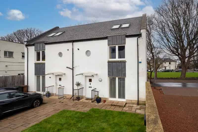 4 Bedroom Townhouse for Sale in Davidson's Mains