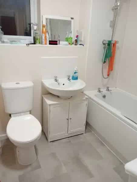 2-Bedroom House Near Schools and Shops