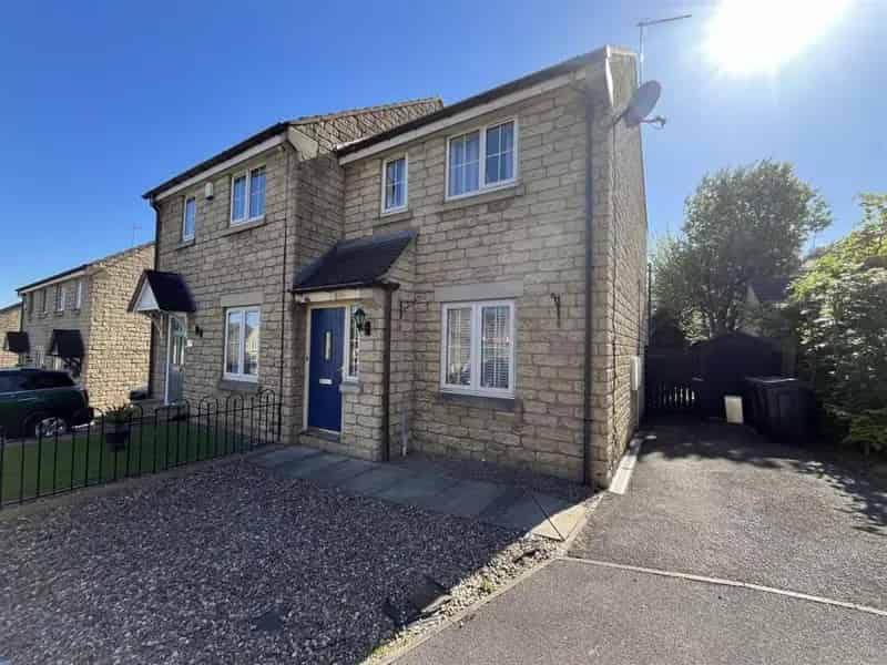 2 Bedroom Semi Detached House For Sale