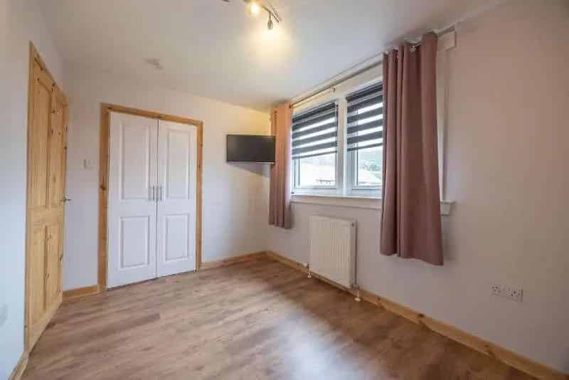 3 Bed Semi-Detached House for Sale