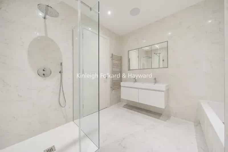 4 Bedroom Ensuite Homes with Private Gardens and Balconies