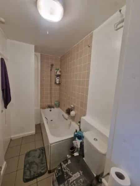 Finsbury Park Flat RTB Balcony Garden Parking Council Tenants