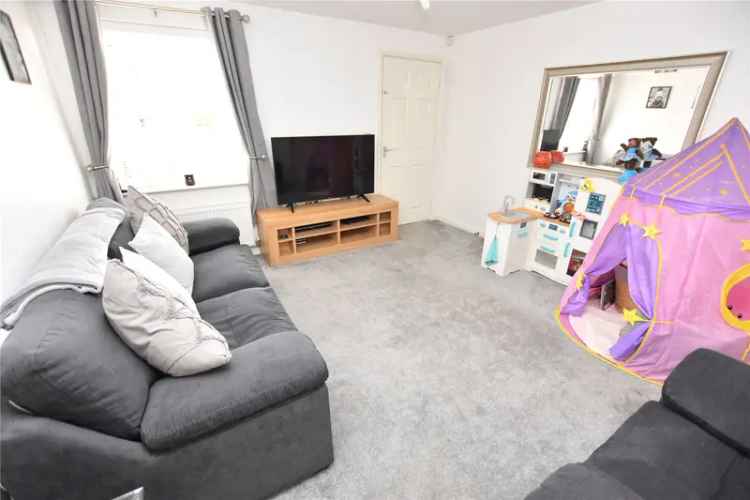 House For Sale in Leeds, England