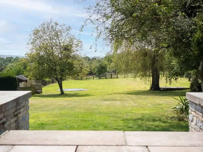 7 Bedroom Detached House to Rent - Renovated with Character