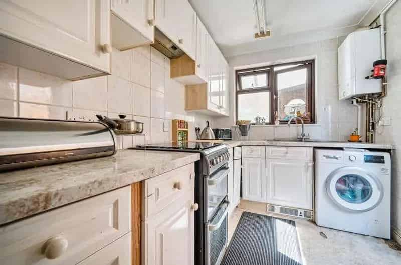 3 Bed House for Sale Basingstoke Road