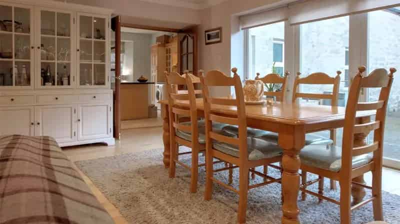 Cranloch Schoolhouse: 5 Bedroom Family Home near Elgin