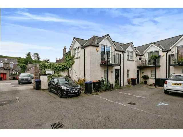 2 bedroom end-terraced house for sale