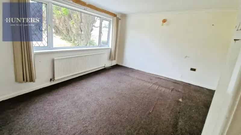 3 Bedroom House For Sale Near Schools and Transport Links