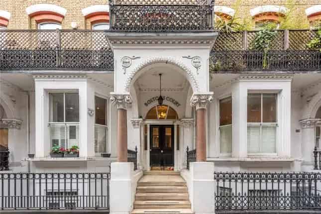 3-Bed Flat for Sale in Boltons Court London SW5