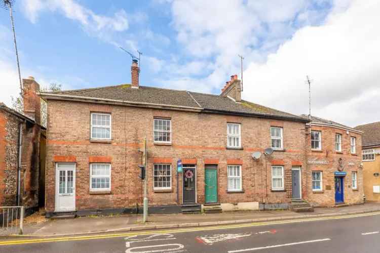 2 Bedroom Victorian Cottage For Sale in Tring