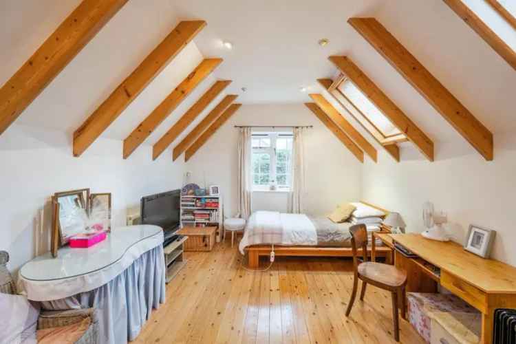 Spacious 5 Bed Detached House with Wrap Around Gardens and Double Garage
