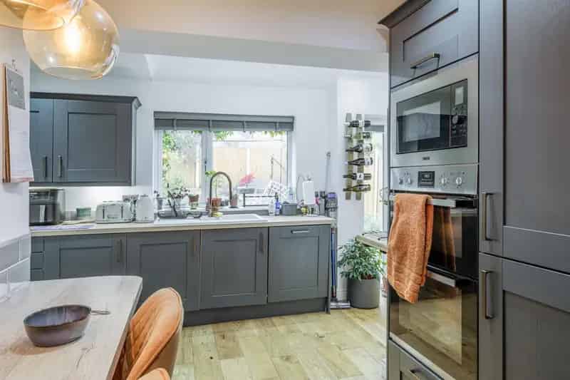 3 Bedroom House For Sale Extended Open Plan Kitchen Modern Bathroom