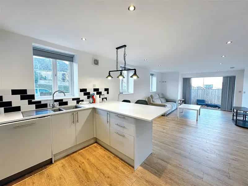 2 Bedroom Semi-Detached House to Rent in Bath
