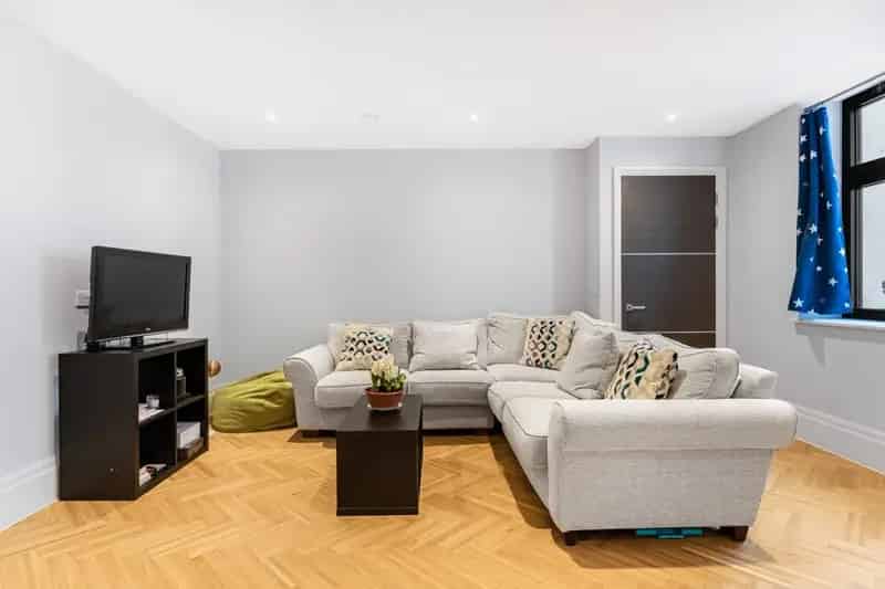 2 Bedroom Flat for Sale in Brixton
