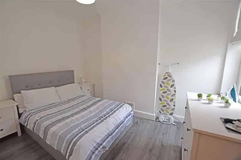 3 Bed House for Sale near University Hospital Wales Cardiff