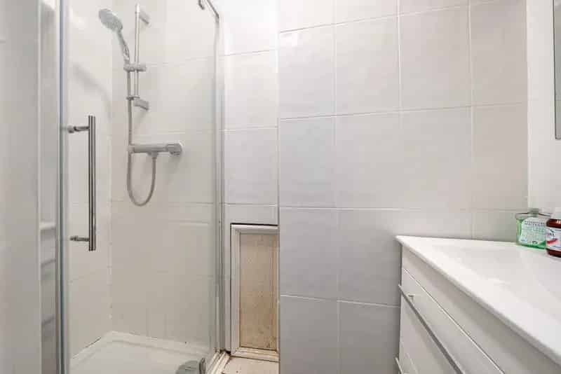 Four Bedroom Victorian House for Sale in Raynes Park
