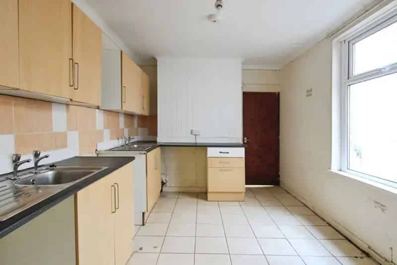 5 Bedroom Terraced House in Splott - Great Family Home