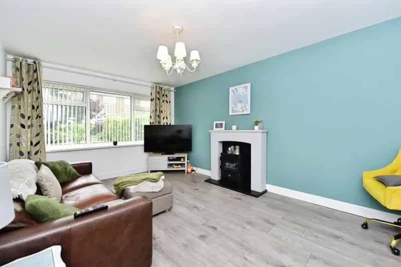 Two Bedroom Detached Bungalow Aston Ample Parking Wet Room Modern Kitchen
