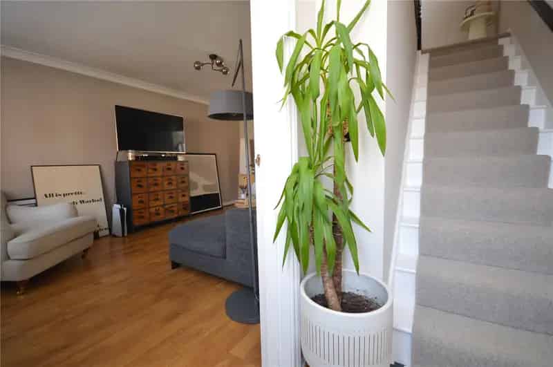 3 Bed 3 Bath Semi Detached House Near M62 M1