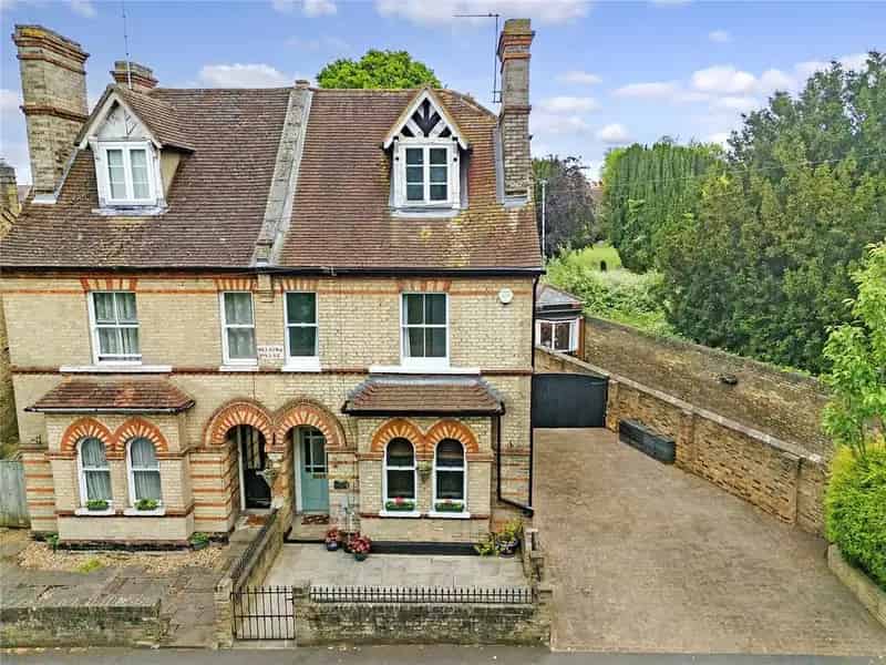 4 Bedroom Semi-Detached House for Sale