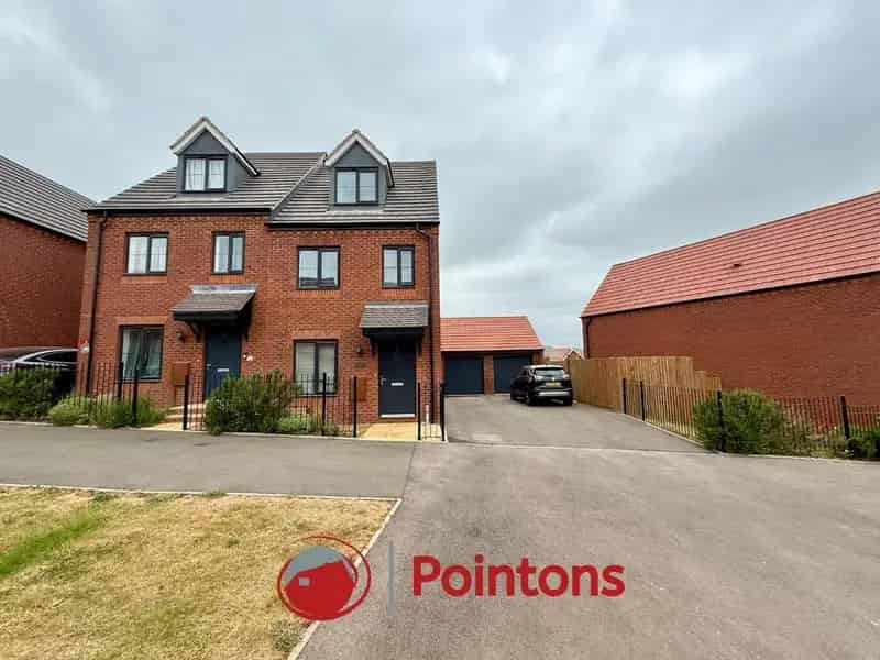 3 bedroom semi-detached house for sale