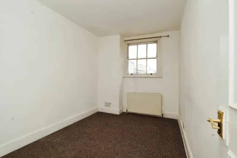 Stunning Sea View Brighton Apartment - One Bedroom, Potential Two Bedroom