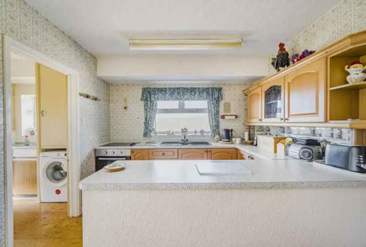 4 Bedroom Bungalow for Sale in Bath Wellsway
