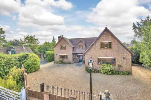 4-Bedroom Detached House Bearsted Energy Efficient Home Office Quadruple Garage