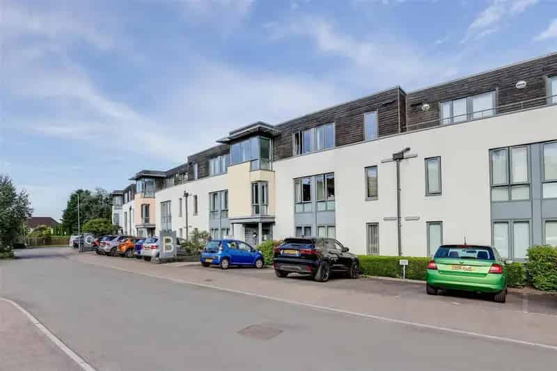 2 Bedroom Apartment to Rent in Whitchurch