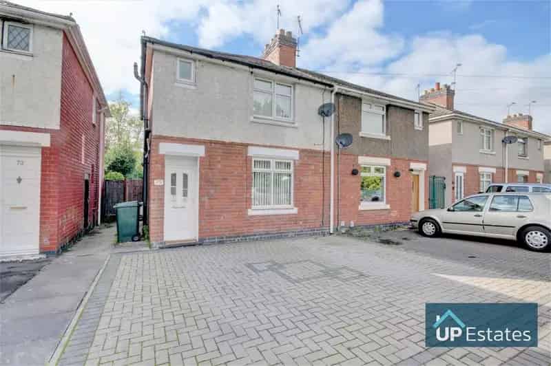 3 Bedroom Semi Detached House To Rent