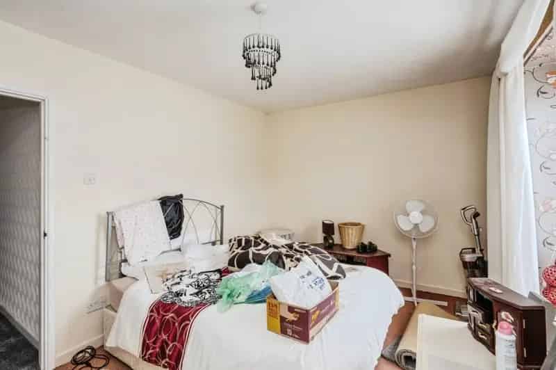 3 Bedroom Mid Terrace House - Refurbishment Project
